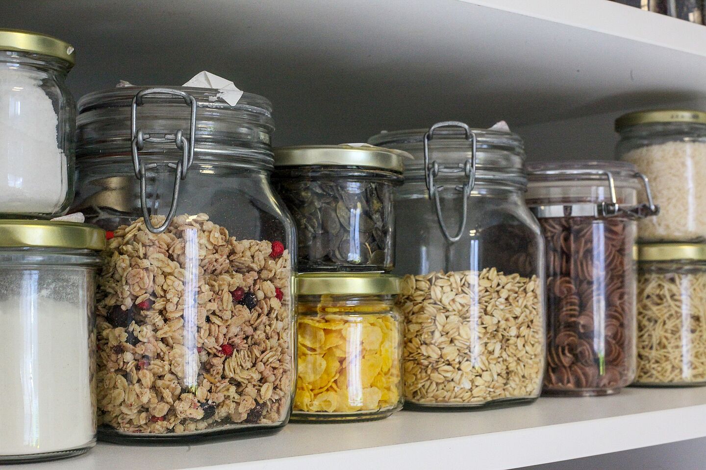 Hat sich als Lebensmittelverpackung bewährt: Glas. (Foto: Pixabay) Gläser mit Lebensmitteln darin