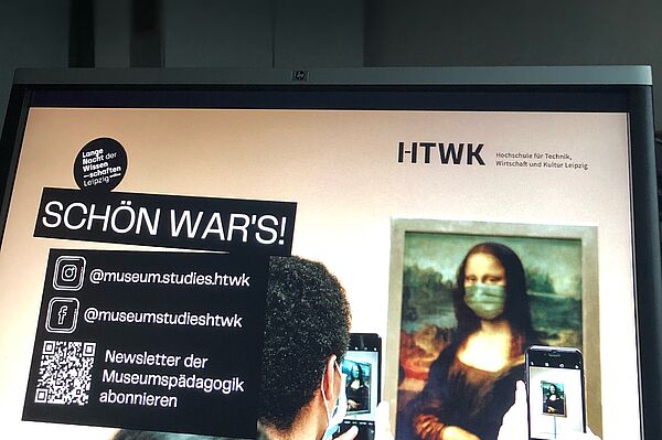 PC-Bildschirm mit Präsentation, Text "Schön war's " und Verweis auf die Social Media Kanäle der Museum Studies HTWK