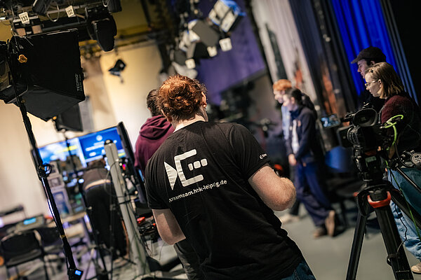 Studierende im Medienzentrum der HTWK Leipzig Aufnahmestudio im Medienzentrum der HTWK
