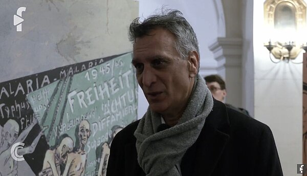 Gjulner Sejdi erinnert an das Schicksal der Roma Gjulner Sejdi spricht in die Kamera.