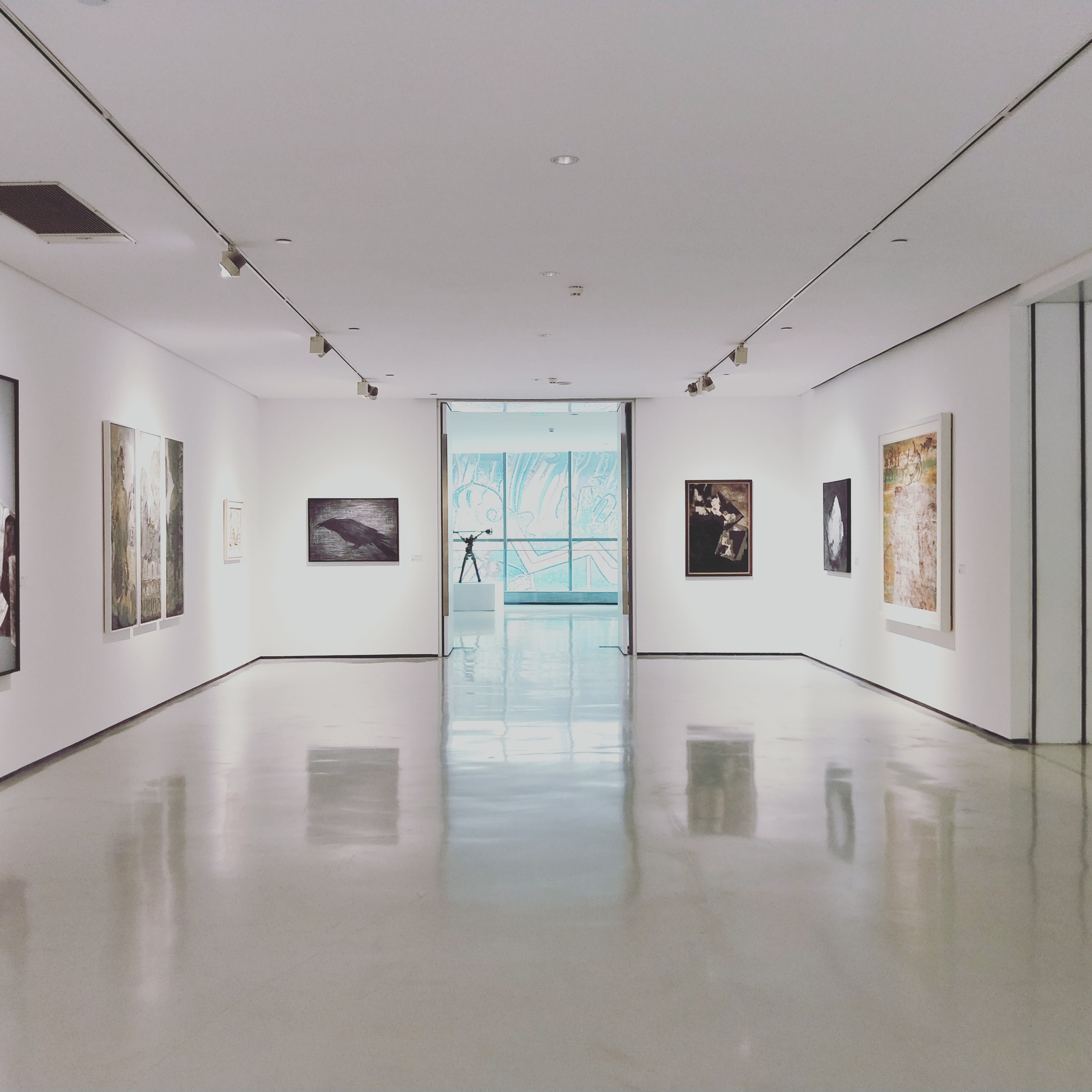 Bild zeigt eine Kunstausstellung